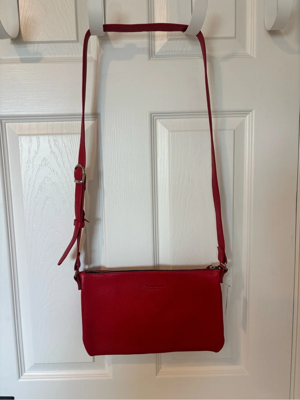 Classic Red Leather Crossbody Bag with Adjustable Strap